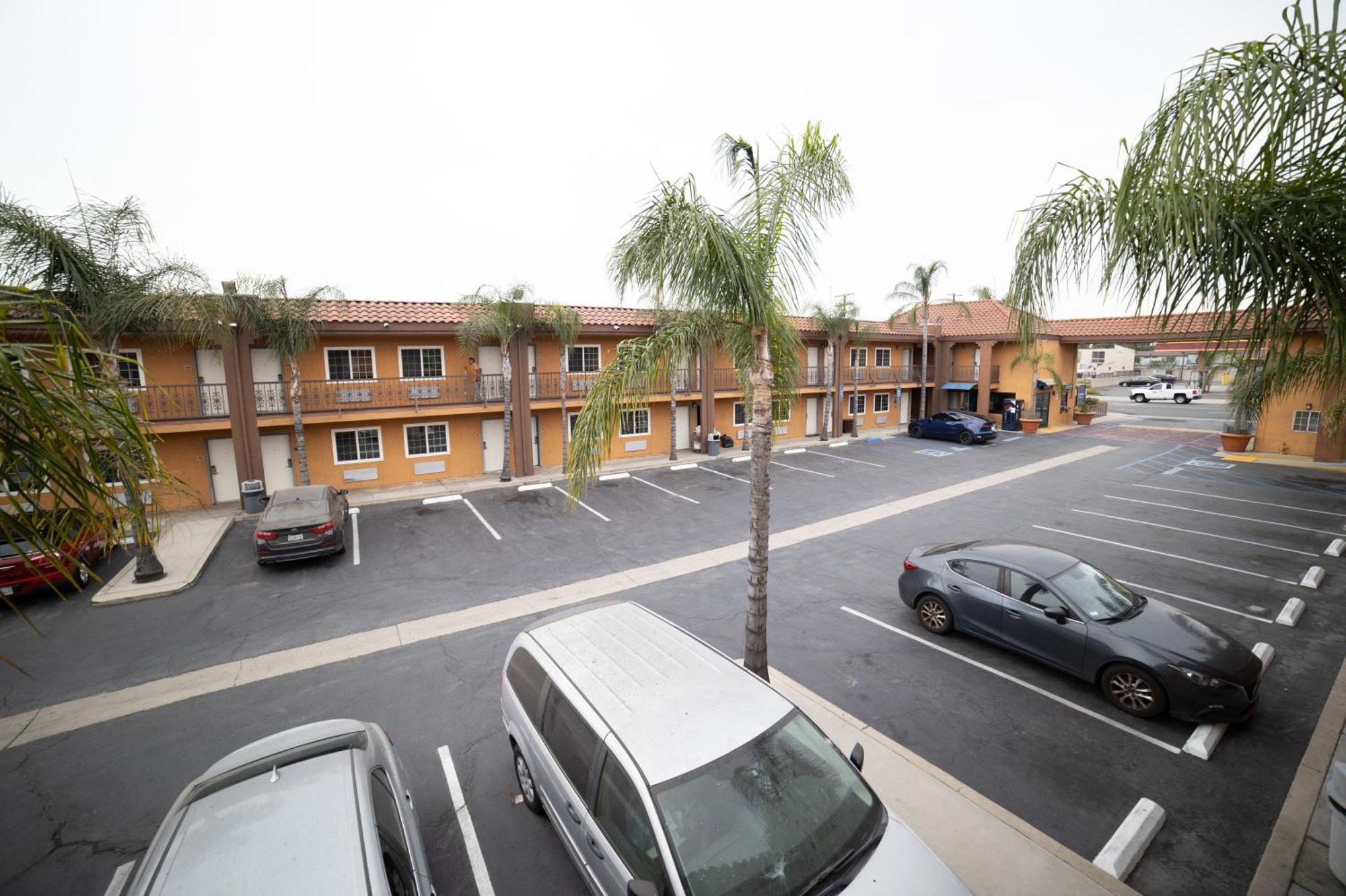 Express Inn & Suites Ontario Airport Exterior foto