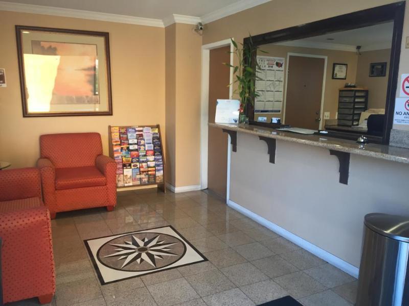 Express Inn & Suites Ontario Airport Exterior foto