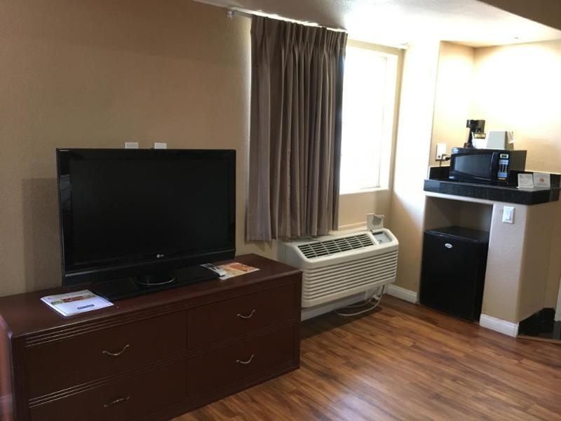 Express Inn & Suites Ontario Airport Exterior foto